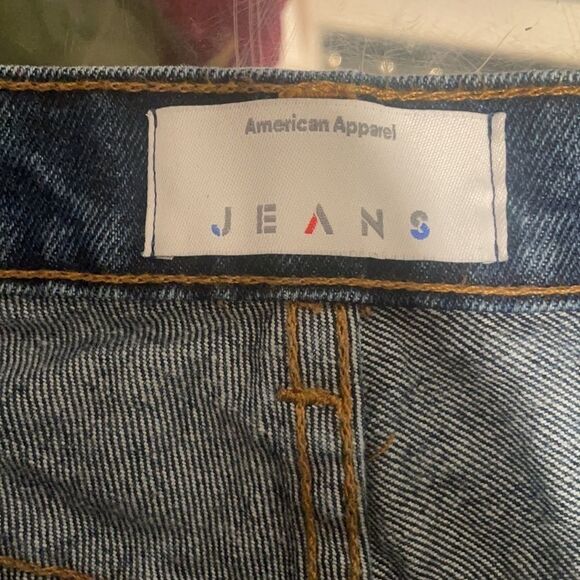 Ladies AMERICAN APPAREL DENIM SHORTS - Picture 2 of 5